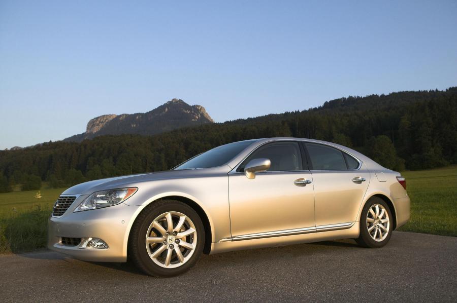  Lexus LS460 2009 года  (фото 3 из 23)